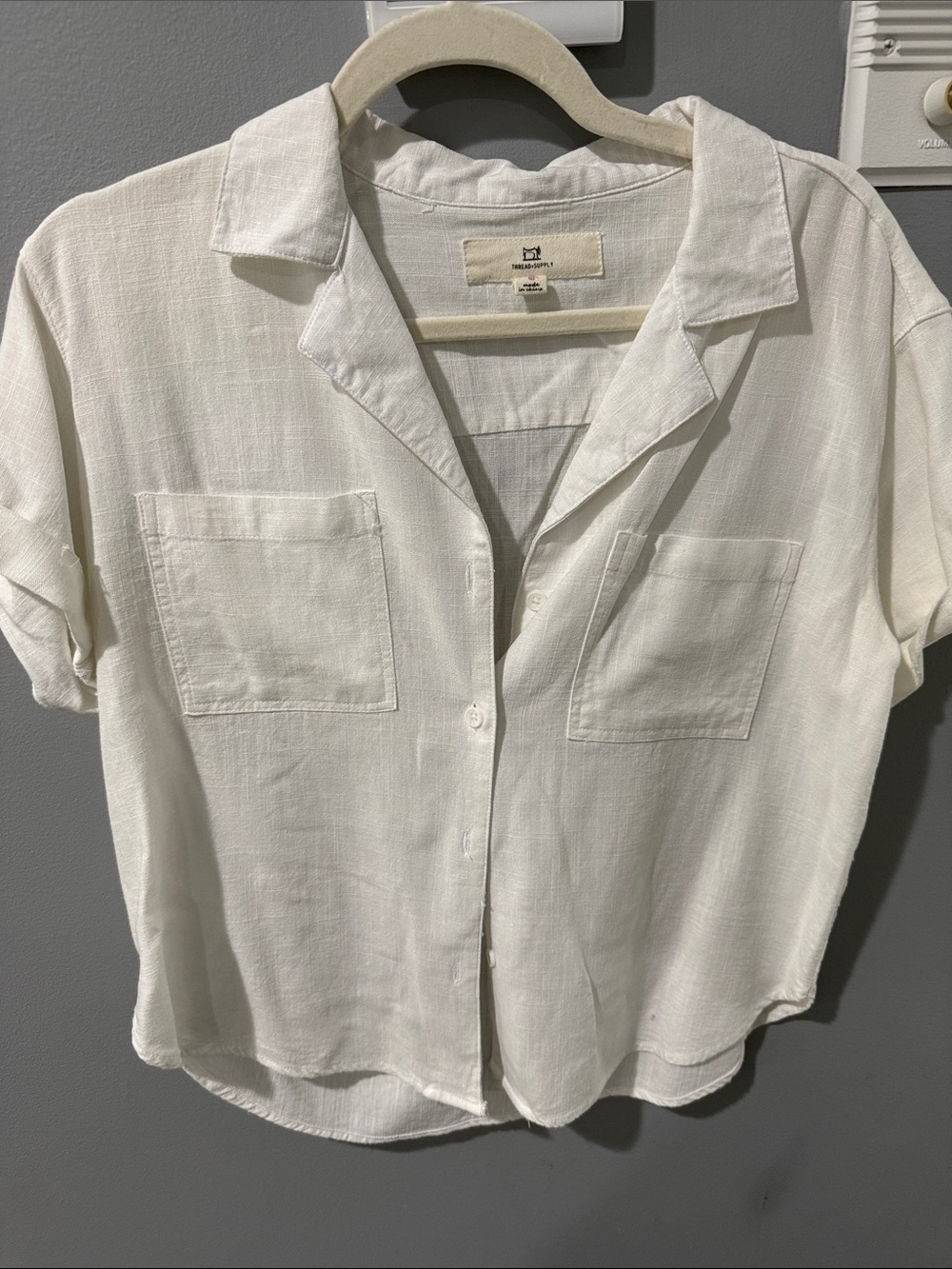 Thread & Supply White Short Sleeve Button Front Pocket Blouse